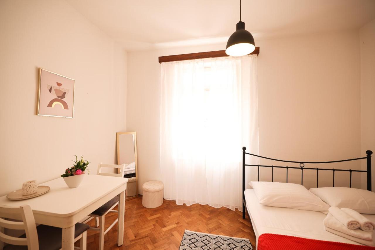 Cozy Studio Apartments In City Centar Stosija Zadar Exteriör bild